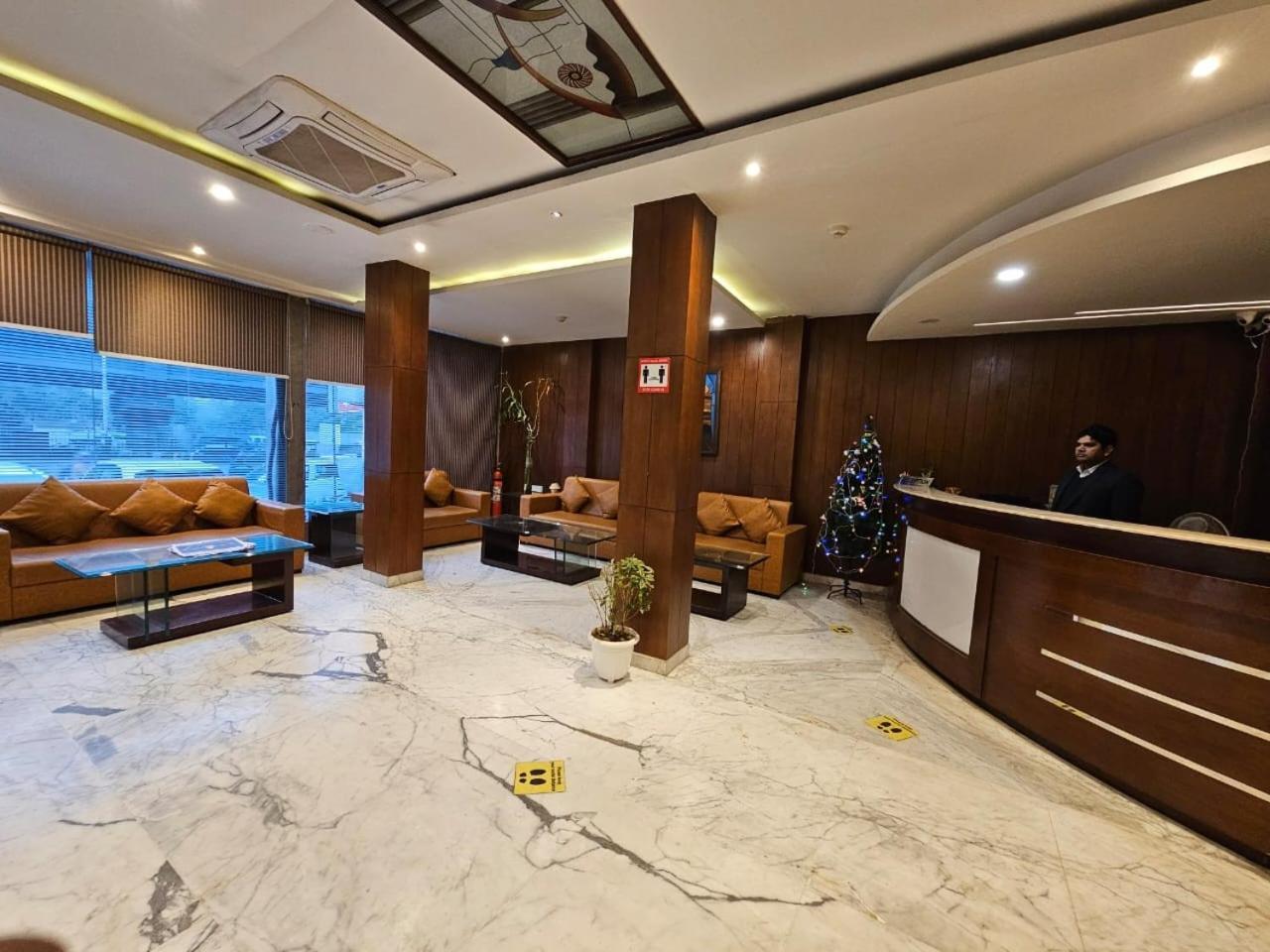 Hotel Saptagiri & Kian Resturent 3*
